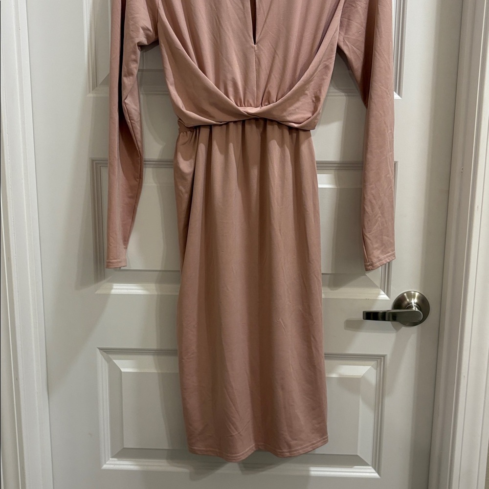 ✨NWT ASOS Maternity Dress✨ - Picture 3 of 6
